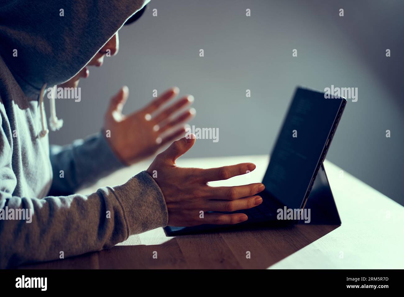 Male hacker hi-res stock photography and images - Alamy