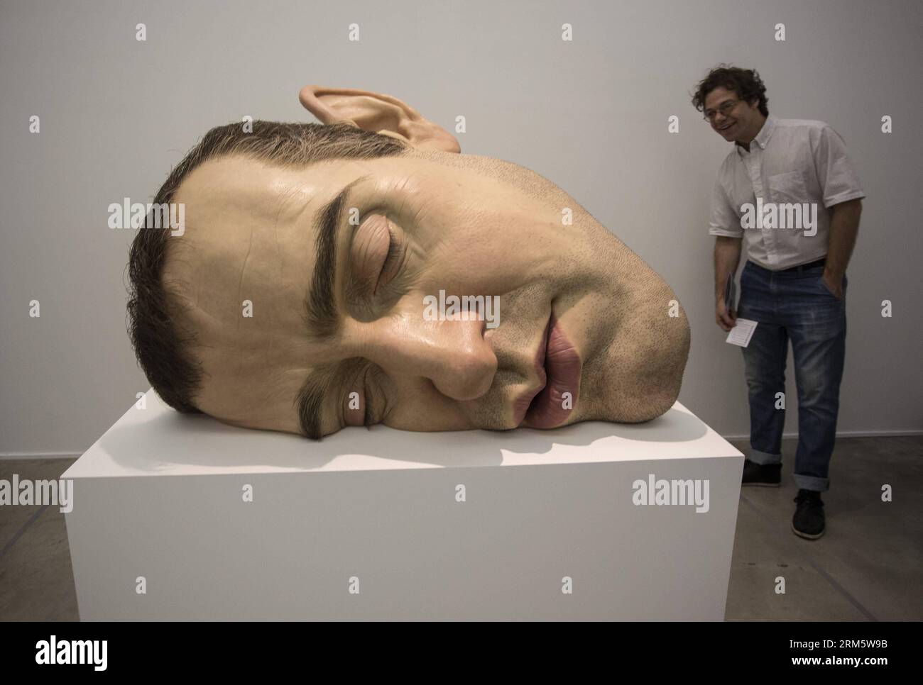 Ron mueck mask hi-res stock photography and images - Alamy Ron mueck mask hi-res stock photography and images - Alamy