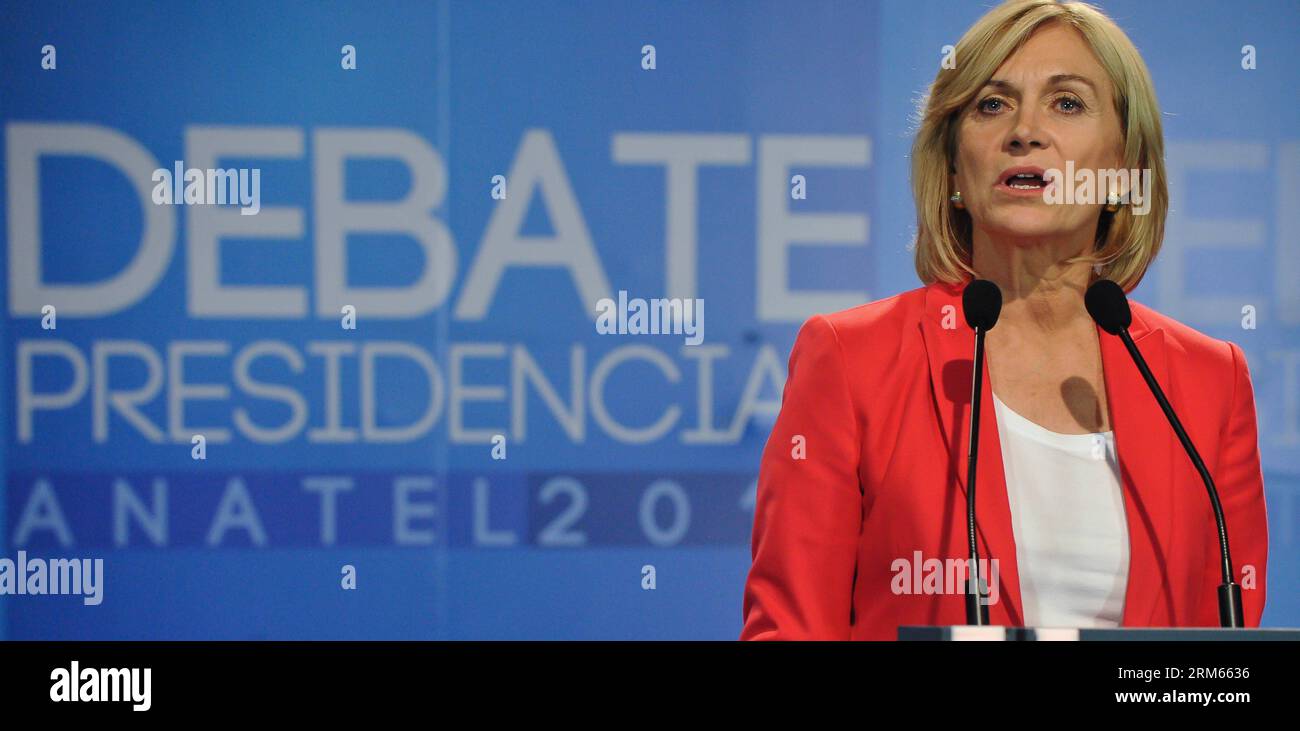 Bildnummer: 60815803  Datum: 10.12.2013  Copyright: imago/Xinhua     SANTIAGO, Dec. 10, 2013 -- Presidential candidate by officialist Aliance Party for Chile Evelyn Matthei delivers a speech in a TV discussion held by Television National Asociation (ANATEL), in the way for Chile s 2014 presidential elections, at TVN Channel facilities, in Santiago, capital of Chile, Dec. 10, 2013.   (Xinhua/Jorge Villegas) (rh) (da) CHILE-SANTIAGO-POLITICS-DEBATE PUBLICATIONxNOTxINxCHN Politik people Wahl Präsidentschaftswahl TV Duell xas x1x 2013 quer Aufmacher premiumd Stock Photo