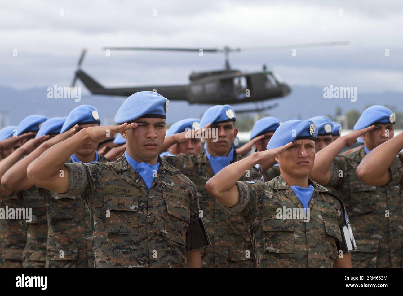 Bildnummer: 60815794  Datum: 10.12.2013  Copyright: imago/Xinhua     GUATEMALA CITY,  -- Soldiers of the United Nations Stabilization Mission in Haiti (MINUSTAH) of Guatemalan Army participate in a parade to commemorate the 92nd anniversary of the Guatemalan Air Force, in Guatemala City, capital of Guatemala, on Dec. 10, 2013. (Xinhua/Luis Echeverria) (rt) (ah) GUATEMALA-GUATEMALA CITY-MILITARY-CELEBRATION PUBLICATIONxNOTxINxCHN Militär Soldat xas x0x 2013 quer premiumd Stock Photo