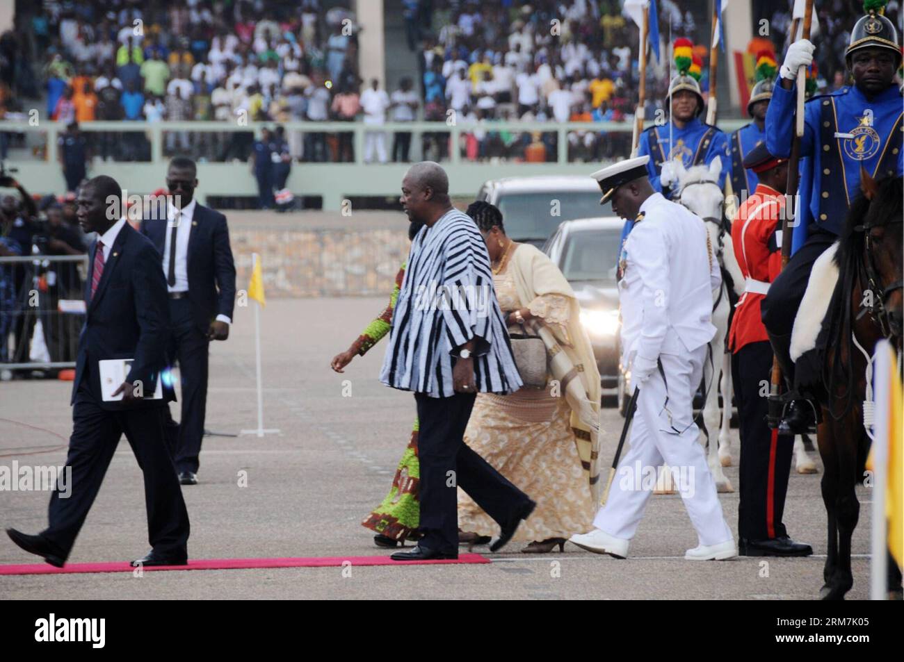 (140306) -- ACCRA, Mar. 6, 2014 (Xinhua) -- President of Ghana, John Dramani Mahama (C), attends the ceremony of parade at the Independence Square in Accra, Ghana, on March 6, 2014. Heavy rains that lasted over an hour interrupted the 57th Independence Day celebration of Ghana here on Thursday. (Xinhua/Lin Xiaowei) GHANA-INDEPENDENCE DAY-HEAVY RAIN PUBLICATIONxNOTxINxCHN   Accra Mar 6 2014 XINHUA President of Ghana John Dramani Mahama C Attends The Ceremony of Parade AT The Independence Square in Accra Ghana ON March 6 2014 Heavy Rains Thatcher lasted Over to hour interrupted The 57th Independ Stock Photo