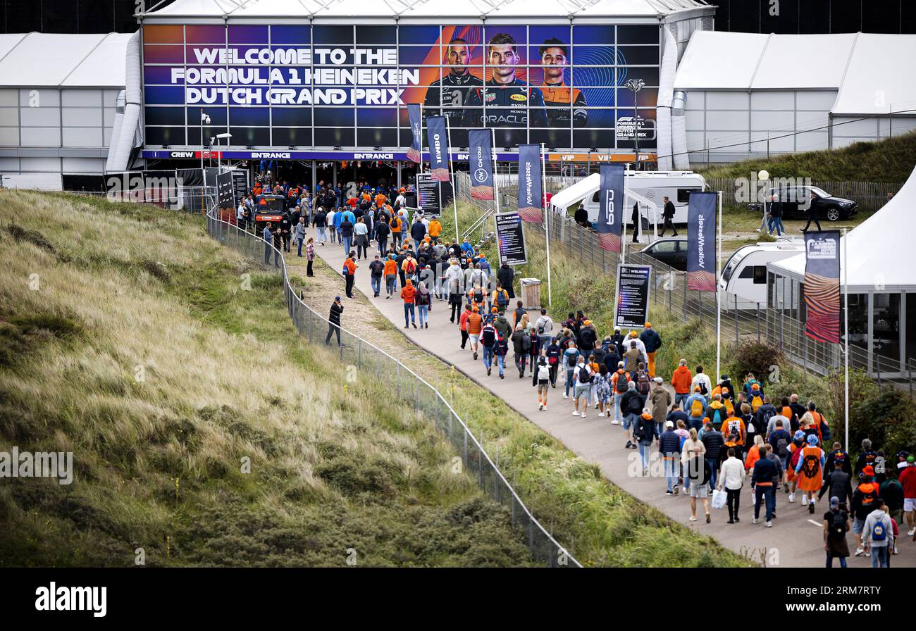 ZANDVOORT - Fans arrive at the circuit in Zandvoort for the race day of