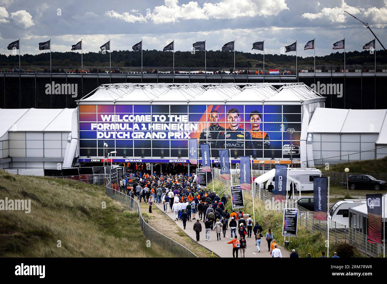 ZANDVOORT - Fans arrive at the circuit in Zandvoort for race day of the