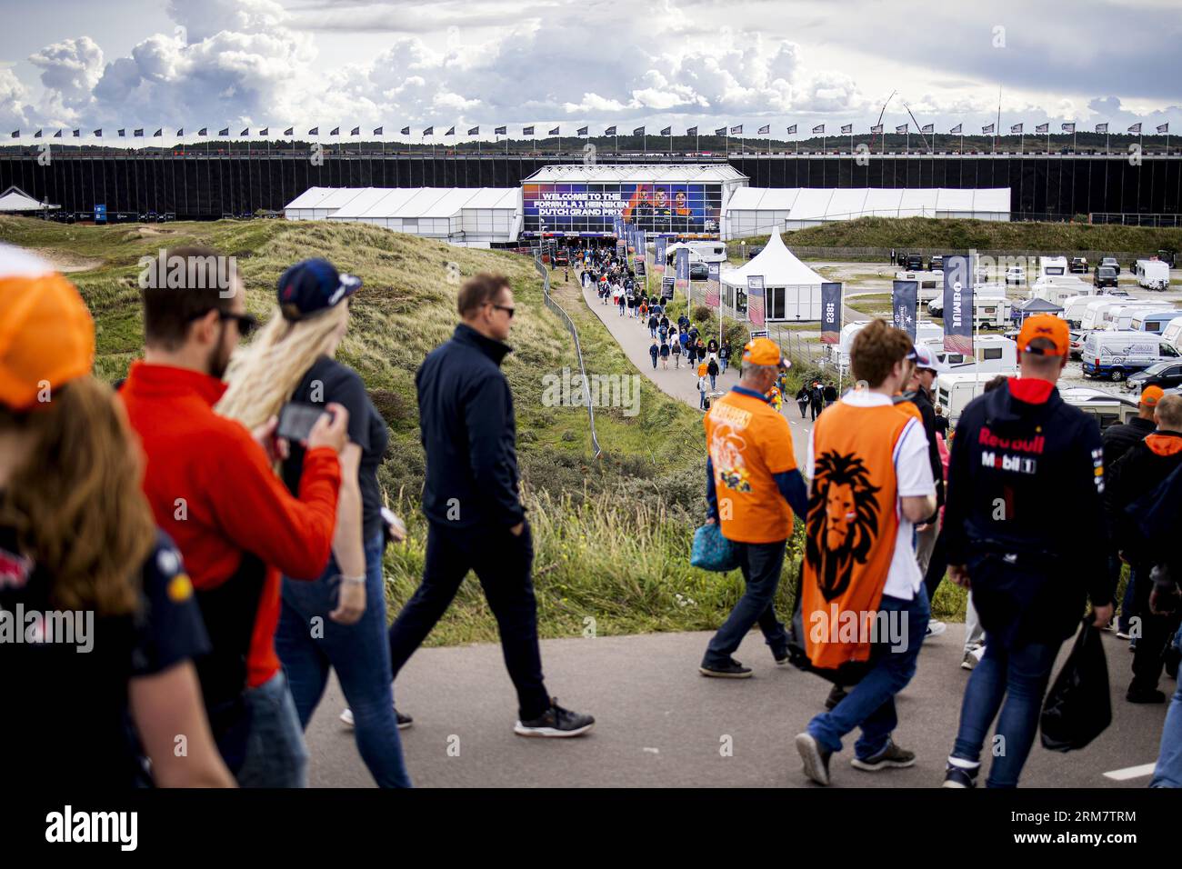 ZANDVOORT - Fans arrive at the circuit in Zandvoort for the race day of