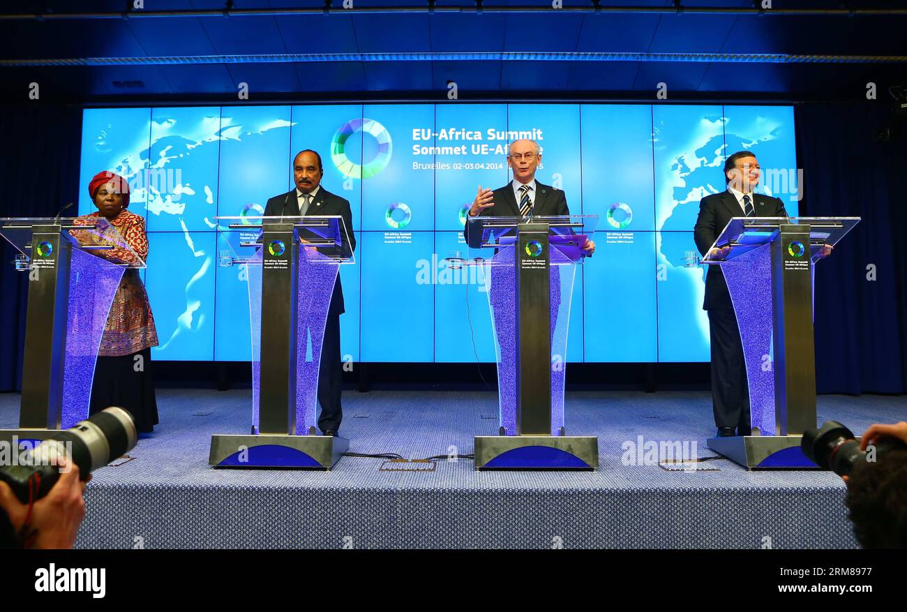 (140403) -- BRUSSELS, April 3, 2014 (Xinhua) -- Chairperson of African Union Commission Nkosazana Clarice Dlamini Zuma, African Union Chair President Mohamed Ould Abdel Aziz, European Council President Herman Van Rompuy and President of the European Commission Manuel Barroso (from L to R) attend a press conference in EU headquarters, Brussels, Belgium, on April 3, 2014. The two-day-long 4th EU-Africa summit concluded here on Wednesday. (Xinhua/Gong Bing) (zjl) BELGIUM-BRUSSELS-EU-AFRICA-SUMMIT-CONCLUSION PUBLICATIONxNOTxINxCHN   Brussels April 3 2014 XINHUA Chair person of African Union Commis Stock Photo