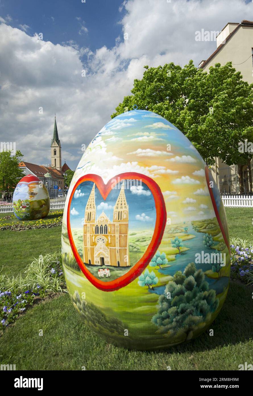 Bling bling Easter Egg Stock Photo - Alamy