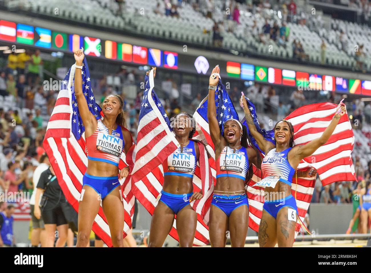 Team usa 4x100 hires stock photography and images Alamy