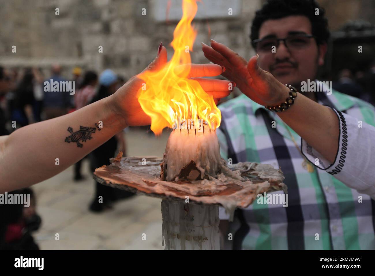 (140419) -- BETHLEHEM, April 19, 2014 (Xinhua) -- Christian pilgrims ...