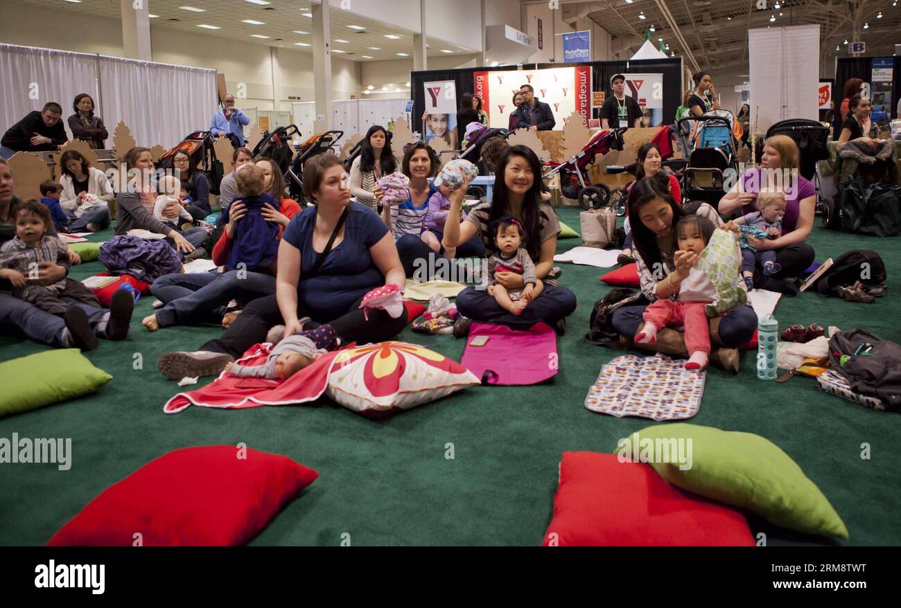 Reusable diapers hires stock photography and images Alamy