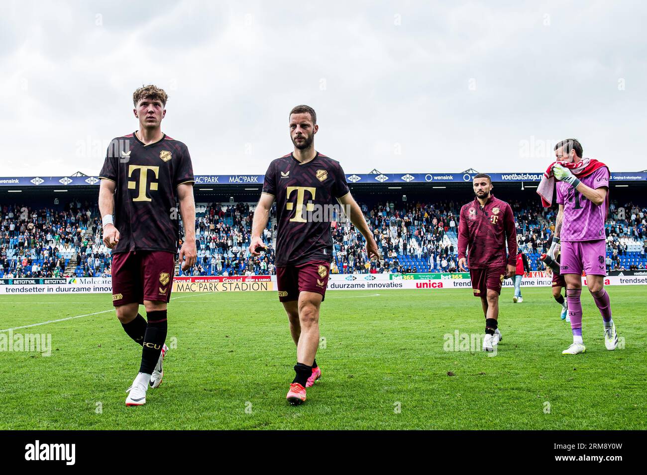 negative-duel-hi-res-stock-photography-and-images-alamy