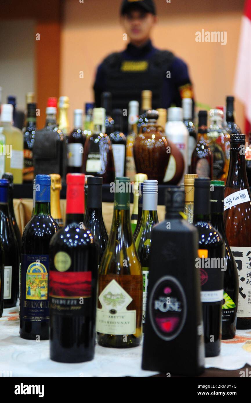 Illegal drinks hi-res stock photography and images - Alamy