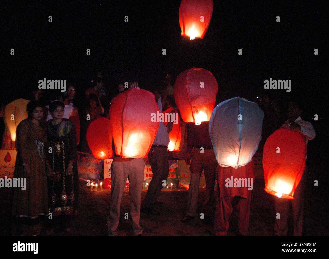 Launchsky hires stock photography and images Alamy