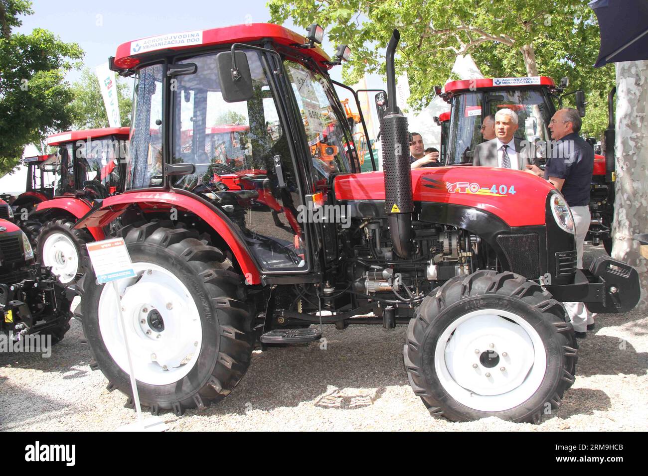 Picture taken on May 23, 2014 shows that machines are displaying during the Novi Sad agriculture fair, in Novi Sad, Serbia. About 1,500 companies participated in the 2014 agriculture fair in Novi Sad, Serbia. The 81st International Agricultural Fair that opened on May 20 displays the latest machines and other products from agricultural industry, as well as livestock.(Xinhua/Nemanja Cabric) (cy) SERBIA-NOVI SAD-AGRICULTURE FAIR PUBLICATIONxNOTxINxCHN   Picture Taken ON May 23 2014 Shows Thatcher Machines are displaying during The Novi Sad Agriculture Fair in Novi Sad Serbia About 1 500 Companie Stock Photo