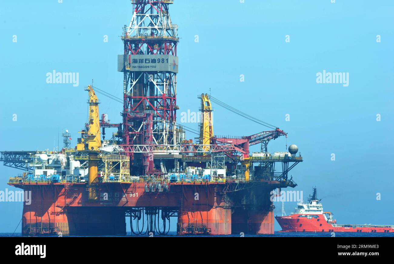 China vietnam rig hi-res stock photography and images - Alamy
