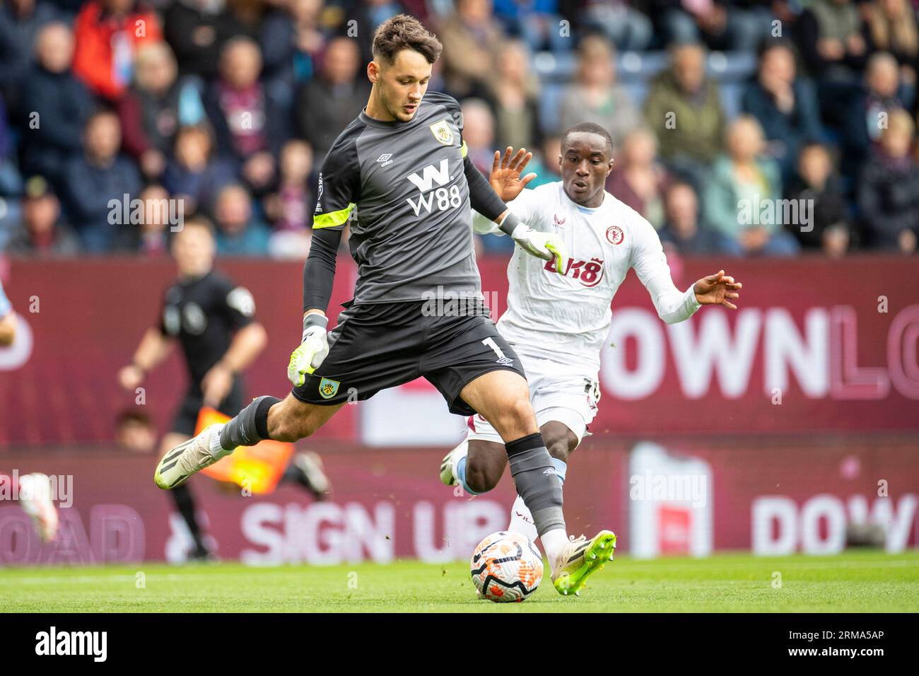 James trafford burnley 2023 hi-res stock photography and images - Alamy