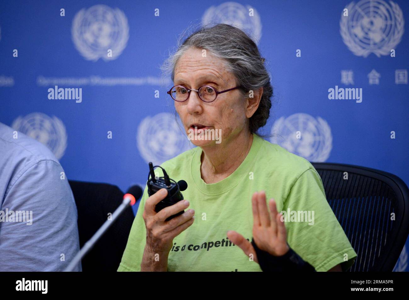Freelance journalist and blogger Jane Stillwater, one of five US observers who monitored the Syrian presidential election, speaks during their joint press conference with Syrian Permanent Representative to the United Nations Bashar Ja afari (not in picture) at the UN headquarters in New York, on June 18, 2014. (Xinhua/Niu Xiaolei) UN-NEW YORK-SYRIA-ELECTION-OBSERVERS PUBLICATIONxNOTxINxCHN   freelance Journalist and Blogger Jane Stillwater One of Five U.S. OBSERVERS Who Monitored The Syrian Presidential ELECTION Speaks during their Joint Press Conference With Syrian permanently Representative Stock Photo