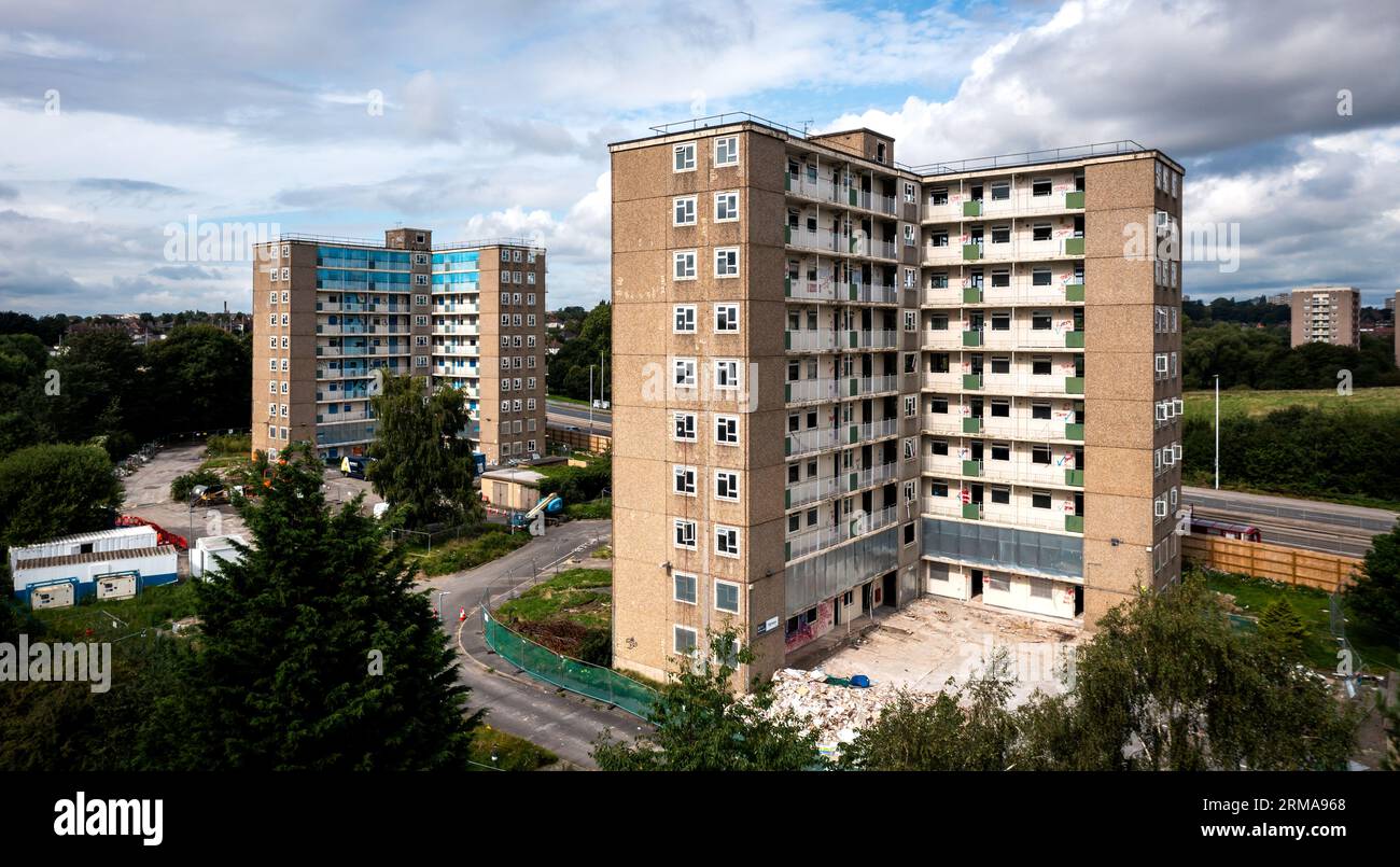 KILLINGBECK, LEEDS, UK - AUGUST 25, 2023.  Abandoned 1960's tower blocks on a council estate in Killingbeck, Leeds that have been condemned and ready Stock Photo