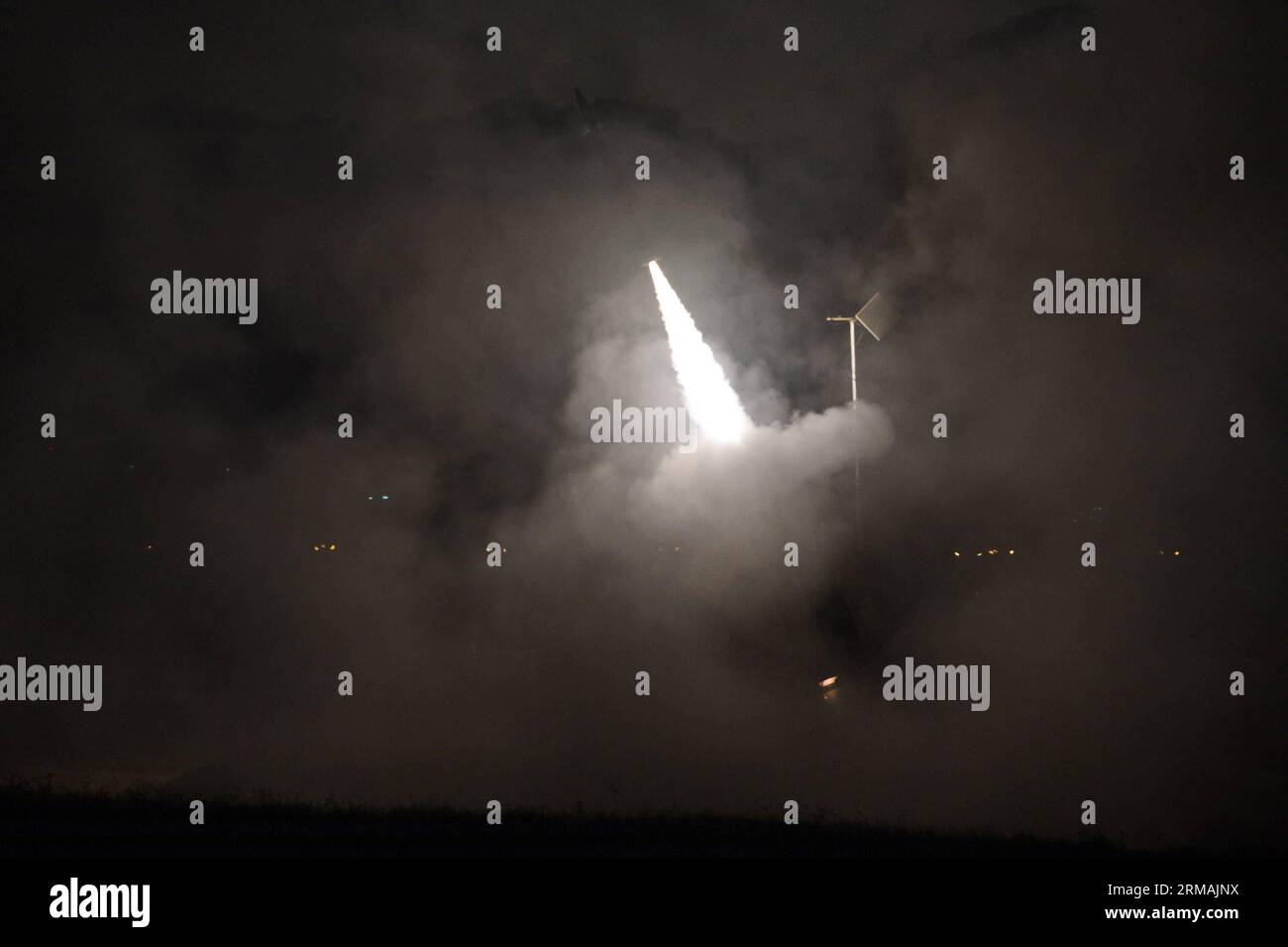 Rocket interception hires stock photography and images Alamy