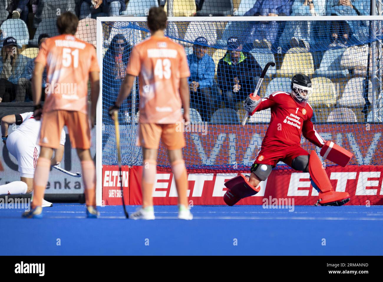 MONCHENGLADBACH - Goalkeeper Maurits Visser of the Netherlands stopped two  penalty shots from England. The men's hockey team became European champion  by beating England 2-1 in the final at the European Hockey