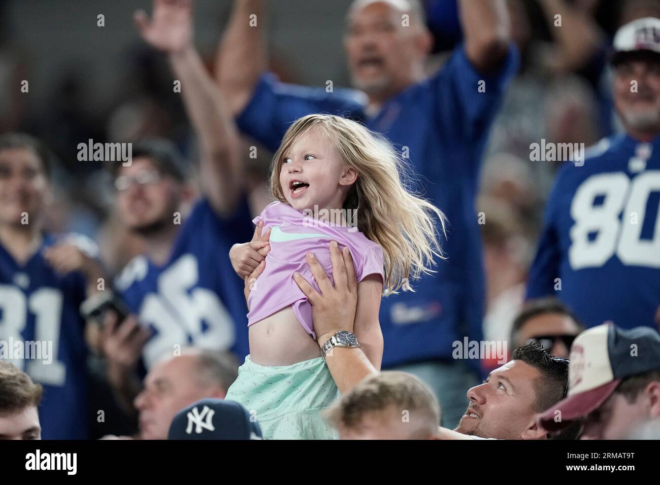 Fans cheer during an NFL football game between the New England Patriots and  the New York Jets on Sunday, Oct. 30, 2022, in East Rutherford, N.J. (AP  Photo/Adam Hunger Stock Photo - Alamy