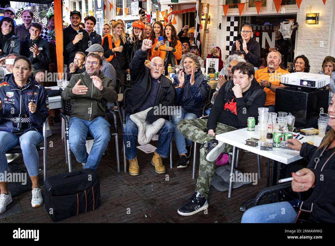 ZANDVOORT People cheer at a restaurant in the Haltestraat after Max