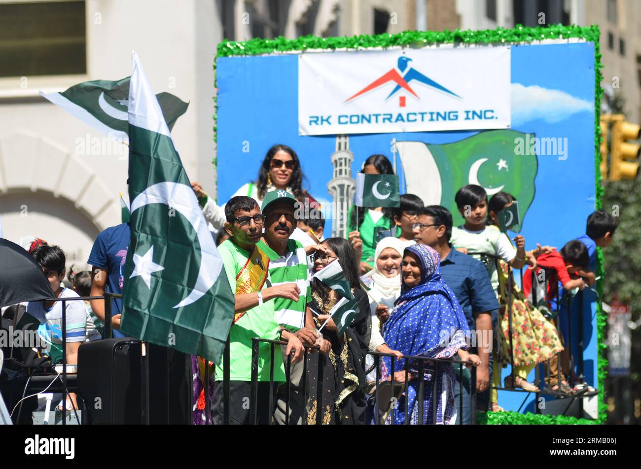 Nyc pakistan independence day parade hires stock photography and