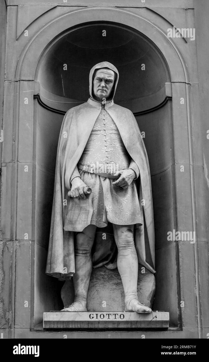 Florence italy courtyard uffizi Black and White Stock Photos &amp; Images ...