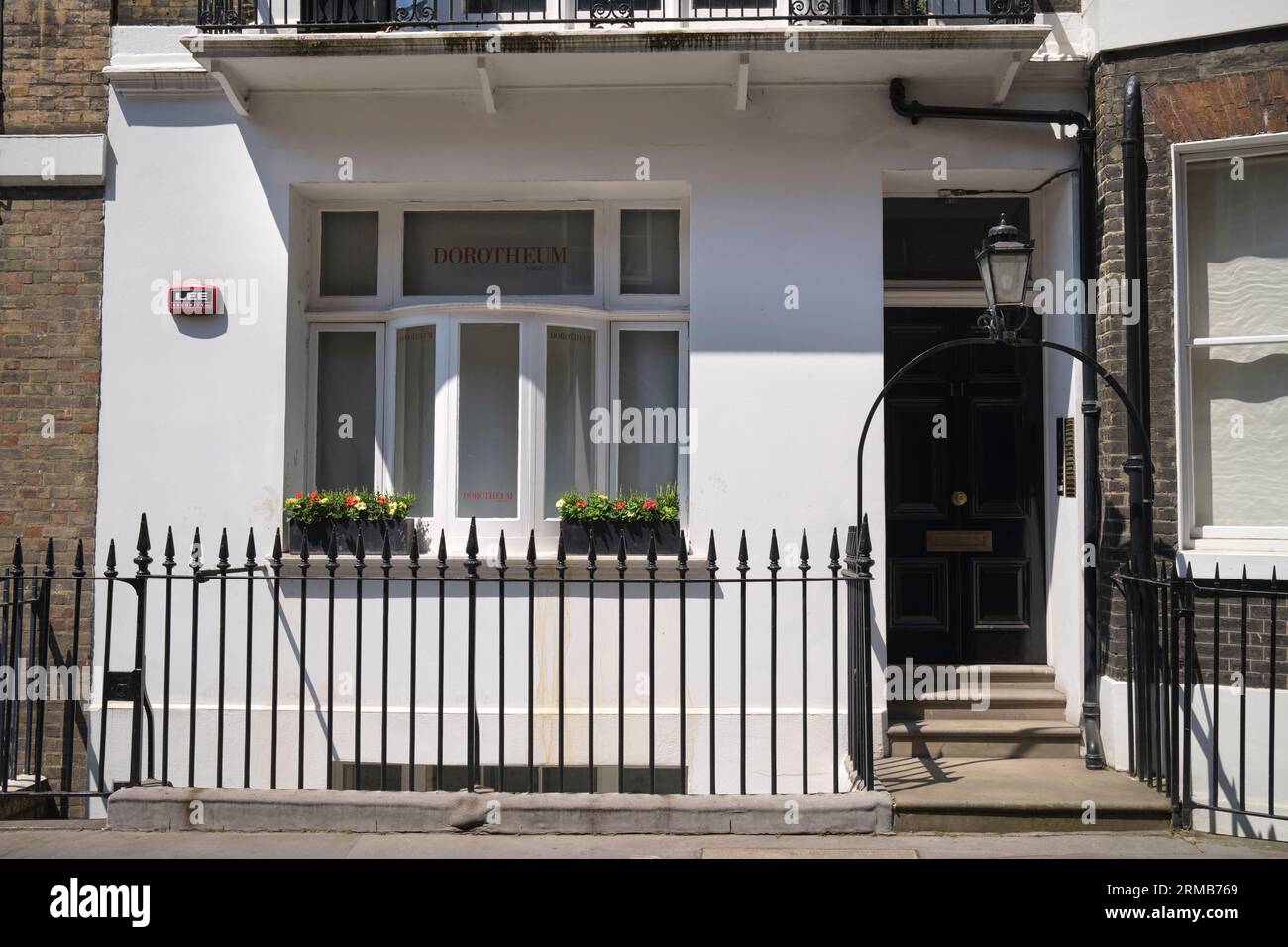 Auction house uk hires stock photography and images Alamy