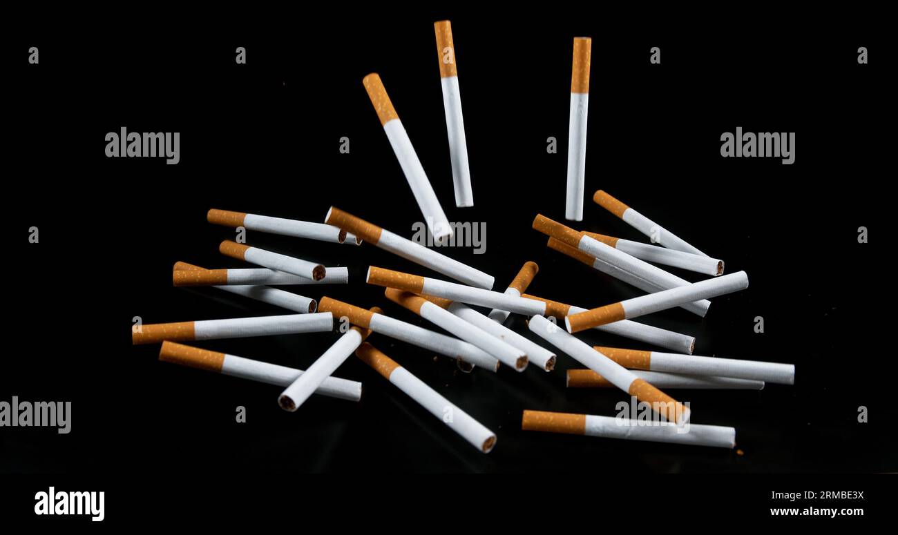 cigarette ashtray portable Dream Lifestyle Portable Ashtray Removable Design Ash Organizer Lightweight Anti Soot-flying Cigarette Cover Mini Car Ashtray for Car