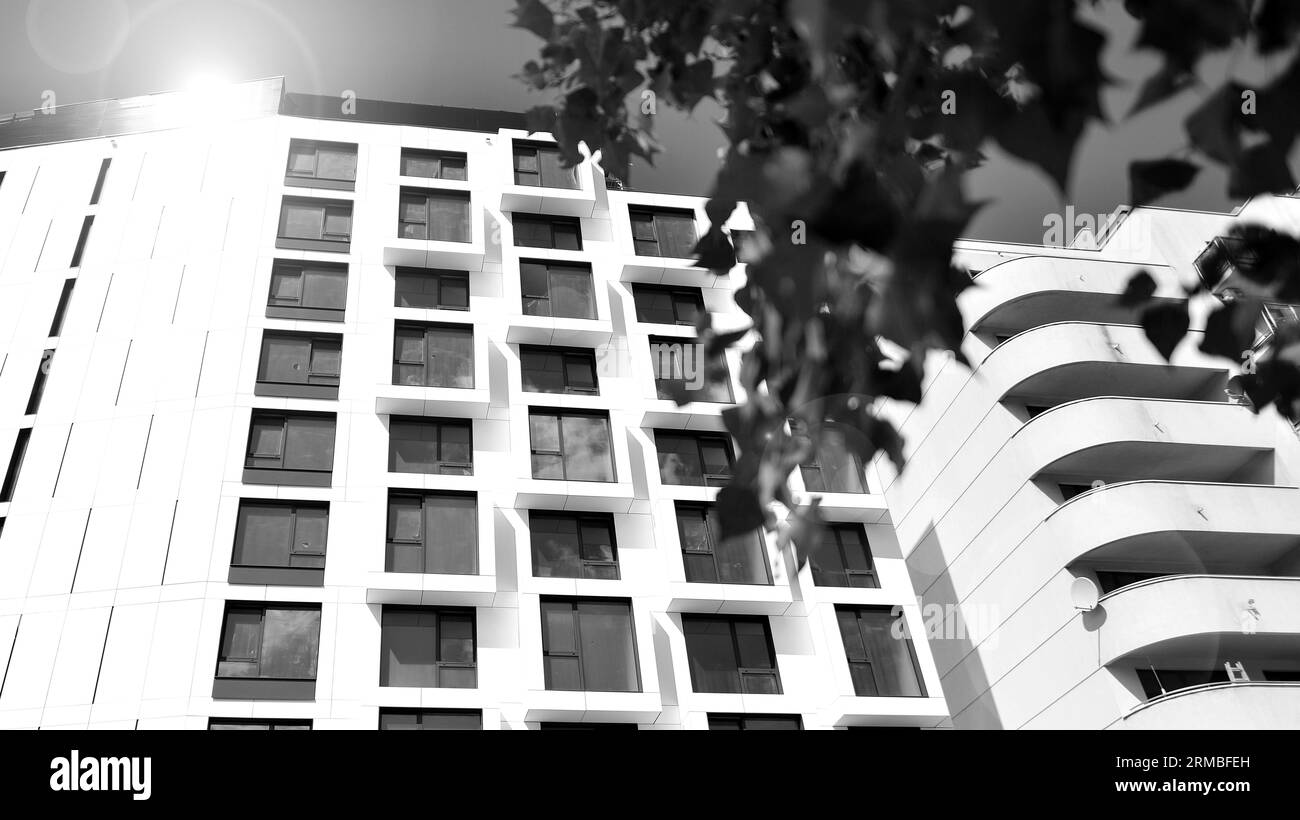 Luxury home exterior Black and White Stock Photos & Images - Alamy