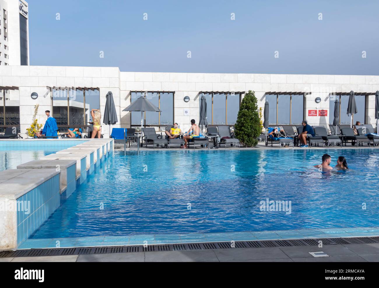 Sheraton Amman Al Nabil Hotel rooftop pool Stock Photo