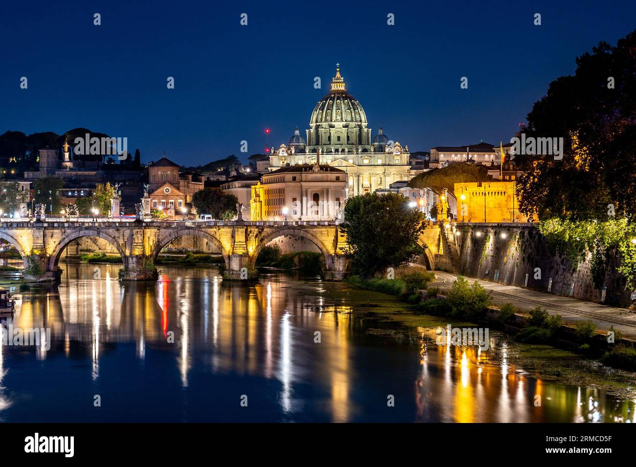 Night rome hi-res stock photography and images - Alamy