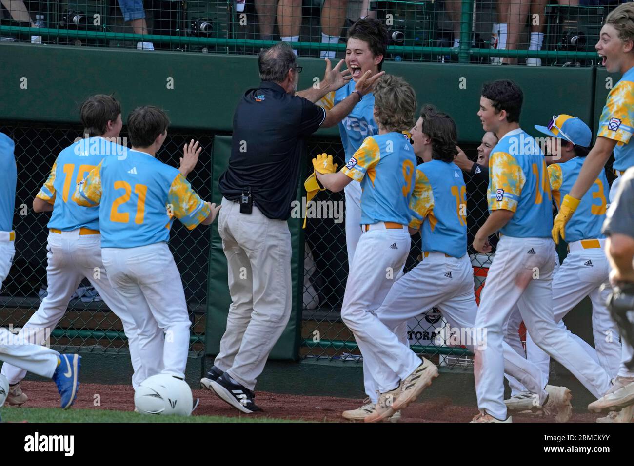 El Segundo hits two homers, wins Little League World Series opener