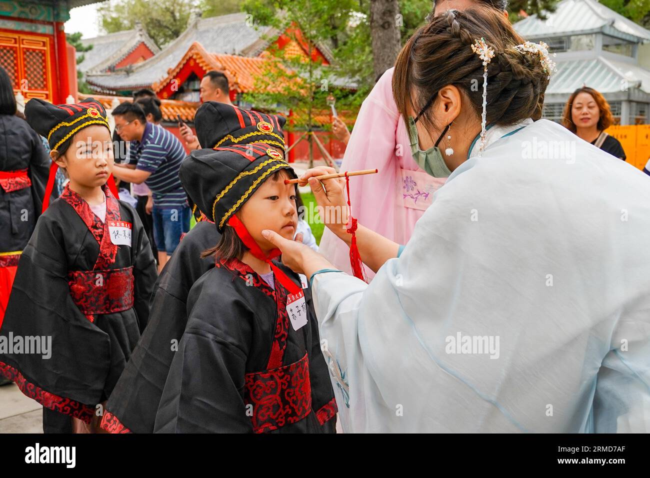**CHINESE MAINLAND, HONG KONG, MACAU AND TAIWAN OUT** Students display ...