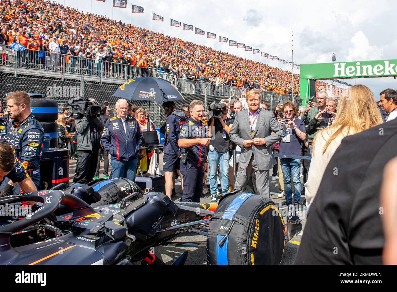 Zandvoort, Netherlands. 28th Aug, 2023. Willem-Alexander, King of the Netherlands, celebrity, King of the Netherlands, Dutch Grand Prix 2023, Circuit Zandvoort, Netherlands Credit: BSR Agency/Alamy Live News Stock Photo