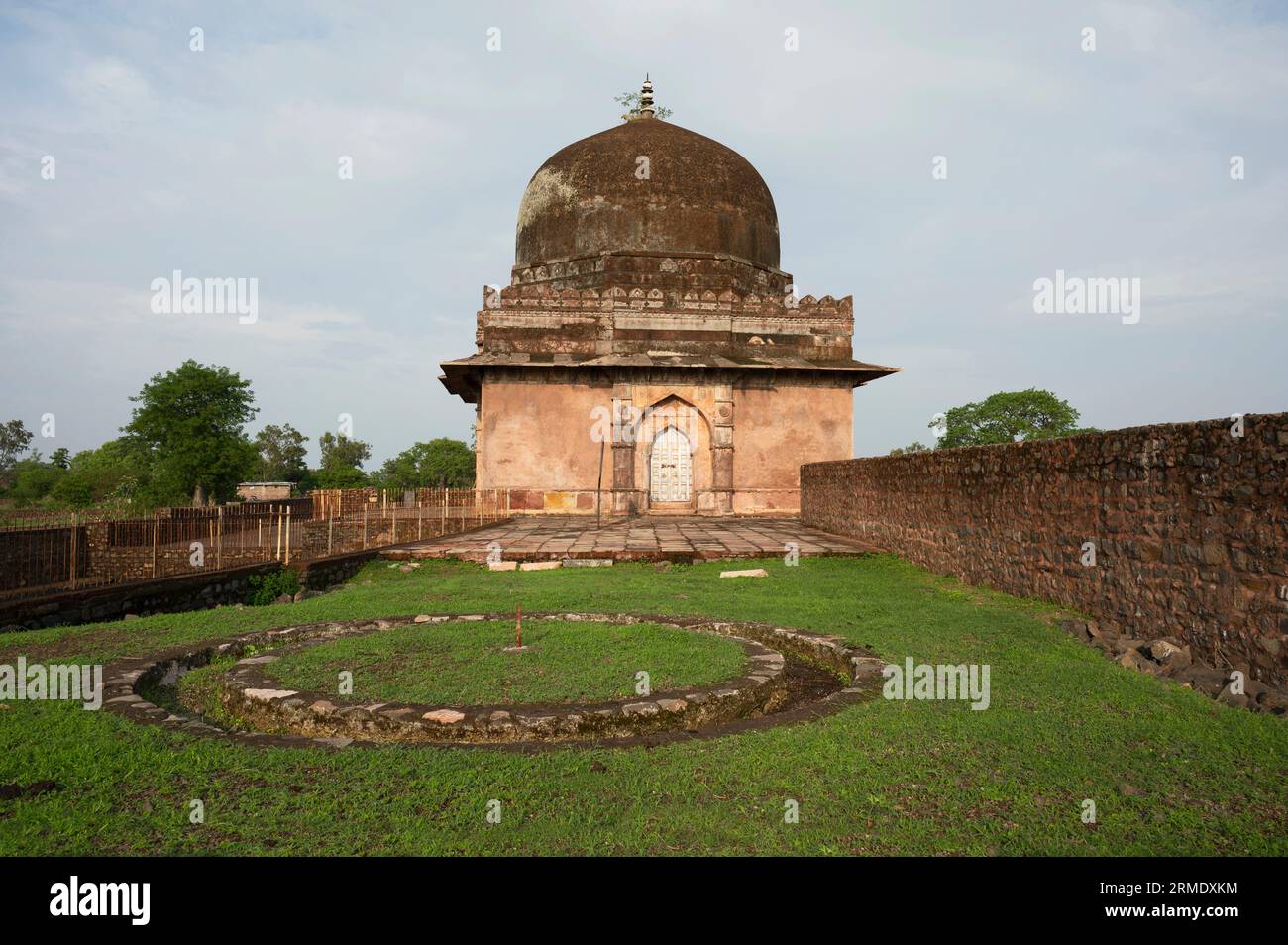 The tomb of Roza of Khadija Bibi located in Mandu, Madhya Pradesh, India Stock Photo