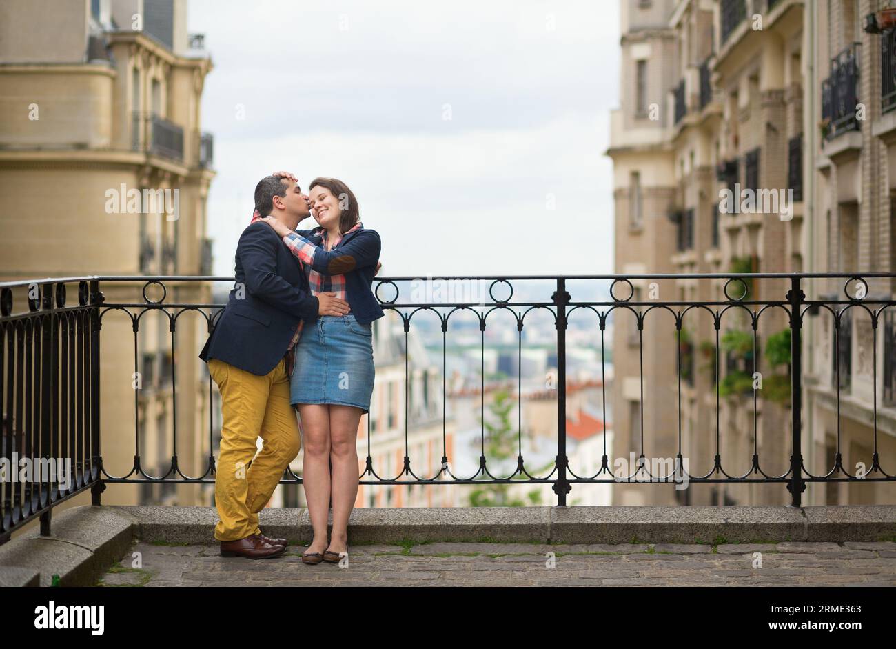 Couple kissing on european city hi-res stock photography and images - Alamy