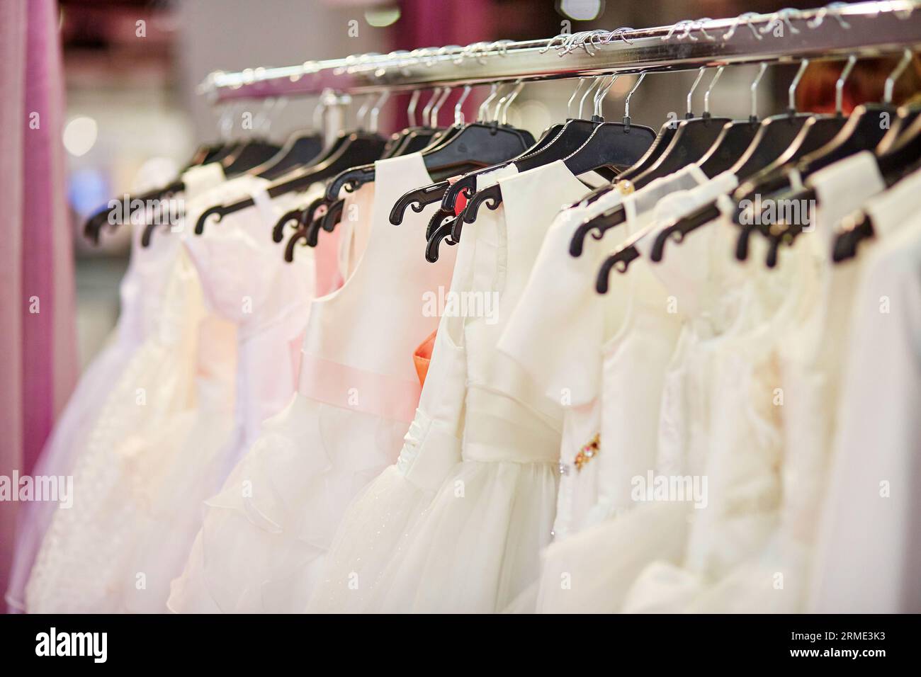 Black model for wedding dresses hi-res stock photography and images - Alamy