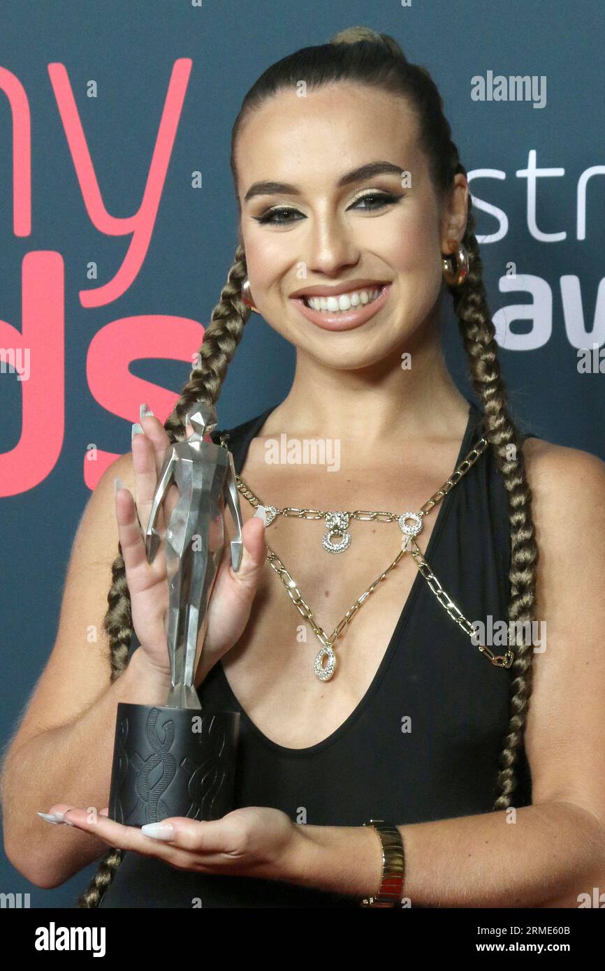 Enola bedard hi-res stock photography and images - Alamy