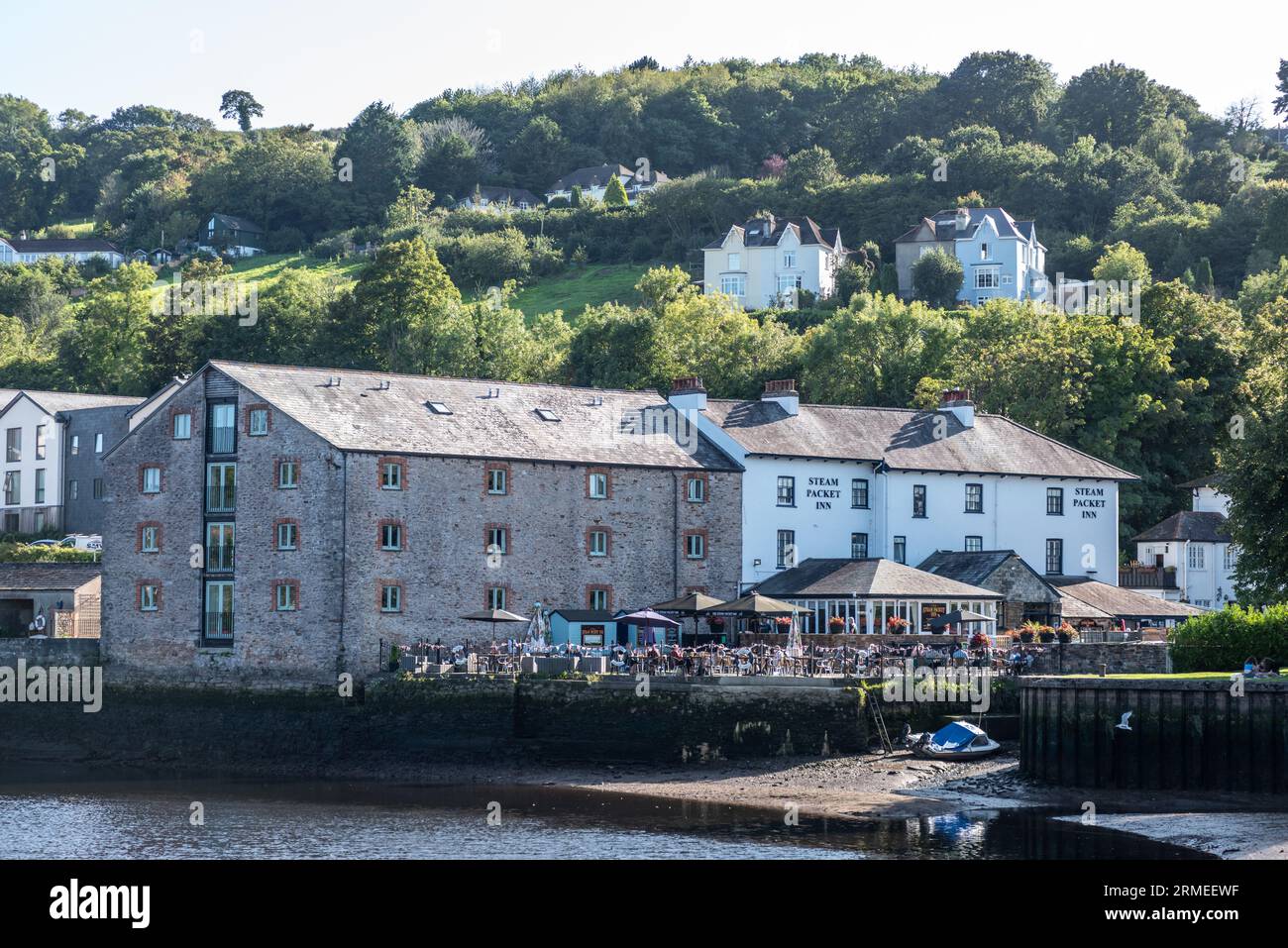 Totnes August 22nd 2023 The Steam Packet Inn Stock Photo Alamy totnes-august-22nd-2023-the-steam-packet-inn-stock-photo-alamy
