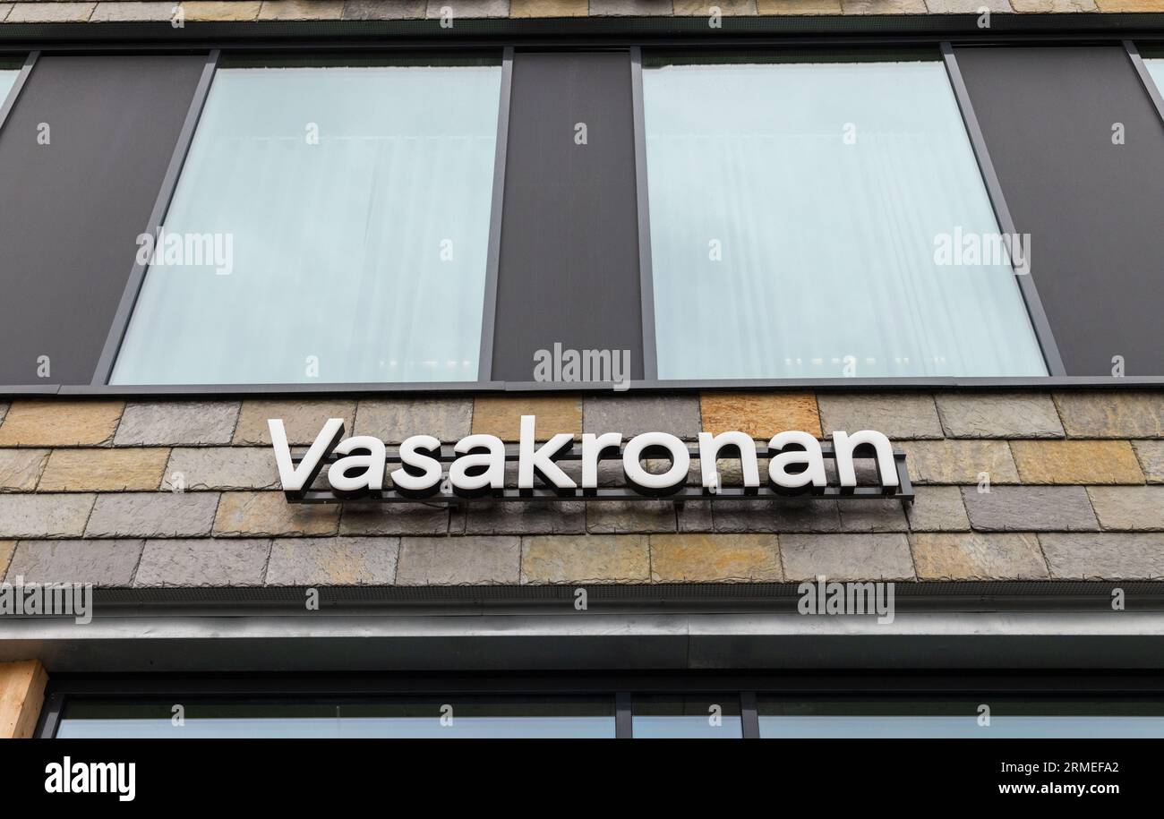 Signs and symbols, Vasakronan logo, Uppsala, Sweden. Vasakronan is a Swedish real estate company. Formerly wholly government-owned, it is now owned in equal shares by the First, Second, Third and Fourth Swedish national pension funds. Stock Photo