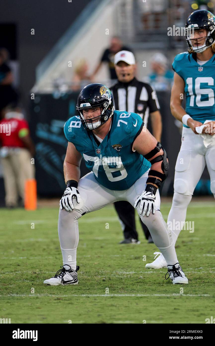 Jacksonville Jaguars offensive tackle Jawaan Taylor (75) runs onto the  field during a NFL football game against the Indianapolis Colts, Sunday,  September 18, 2022 in Jacksonville, Fla. (AP Photo/Alex Menendez Stock  Photo - Alamy