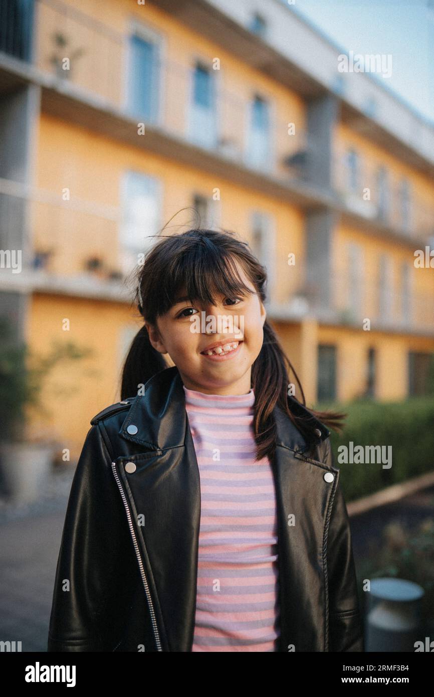 Girl in leather jacket hi-res stock photography and images - Alamy