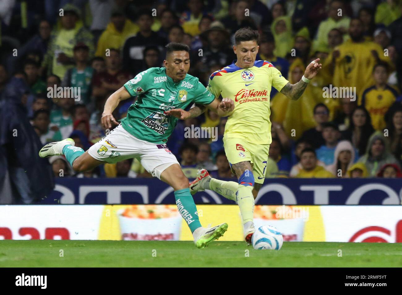 Aztec stadium mexico hi-res stock photography and images - Alamy