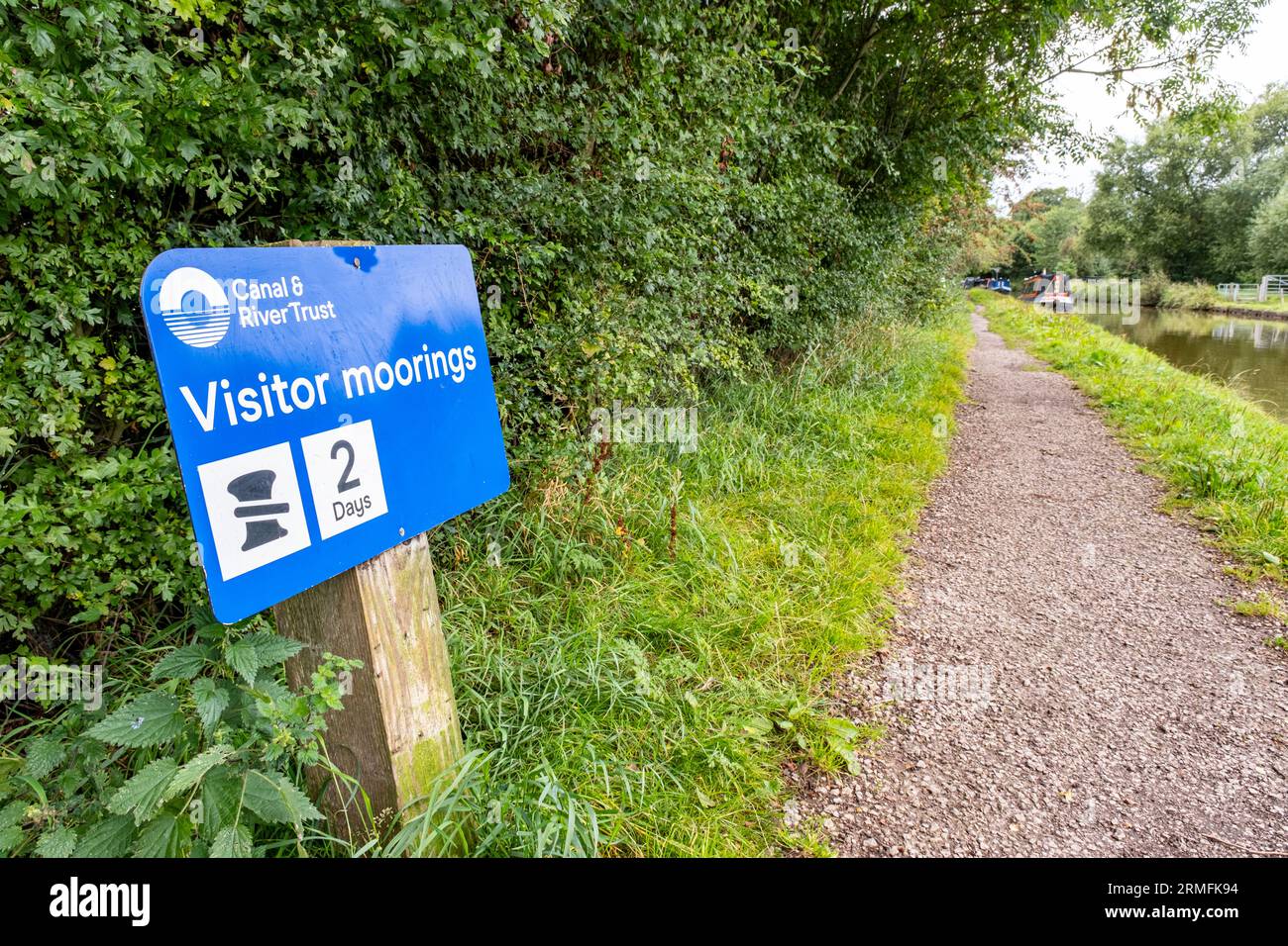 Canal & River trust sign, 2 days visitor moorings in Wheelock near Sandbach Cheshire UK Stock Photo