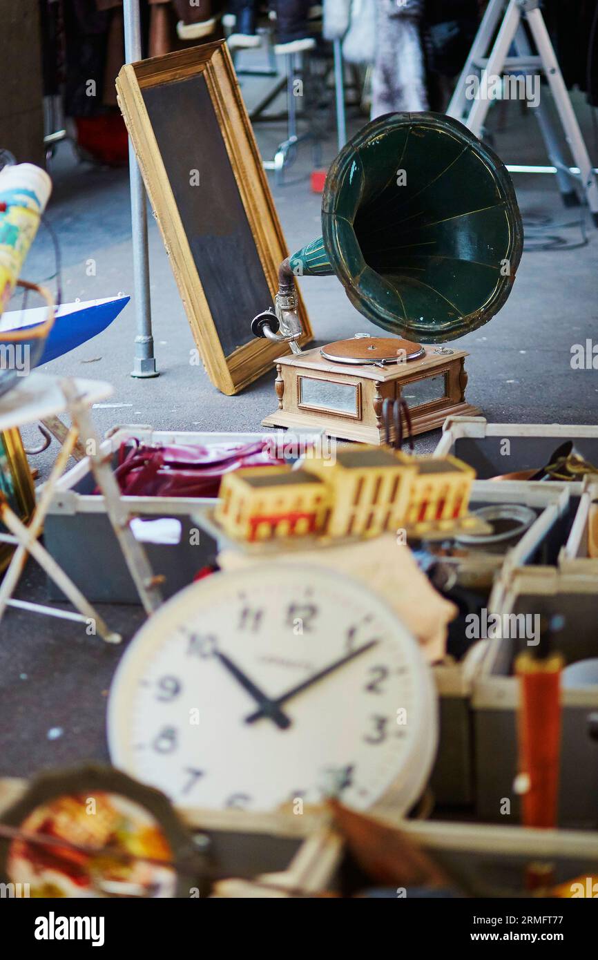 Talking clock collection hi-res stock photography and images - Alamy
