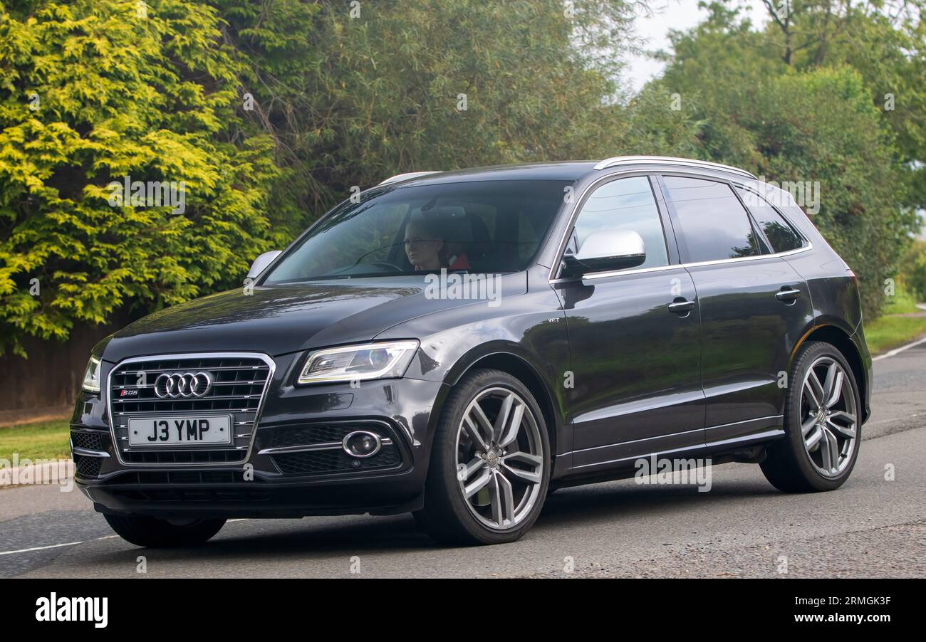 Whittlebury,Northants,UK -Aug 26th 2023: 2015 Audi Q5 car travelling on an English country road Stock Photo