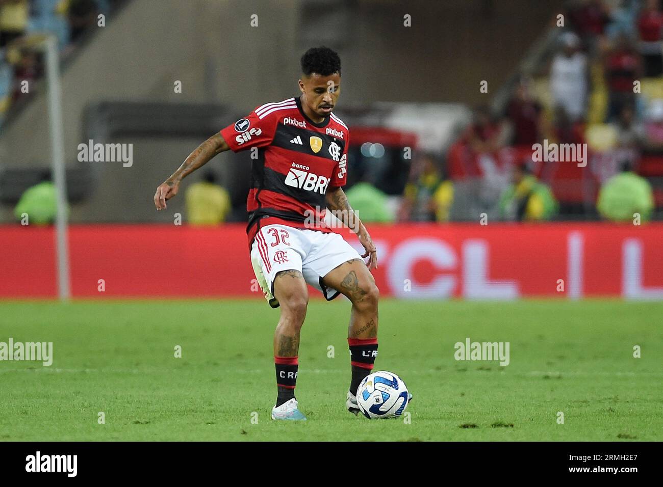 Rio de Janeiro, Brazil, August 3, 2023. Football player Allan of the Flamengo team, during a match against Olimpia, for the Libertadores 2023, at the Stock Photo