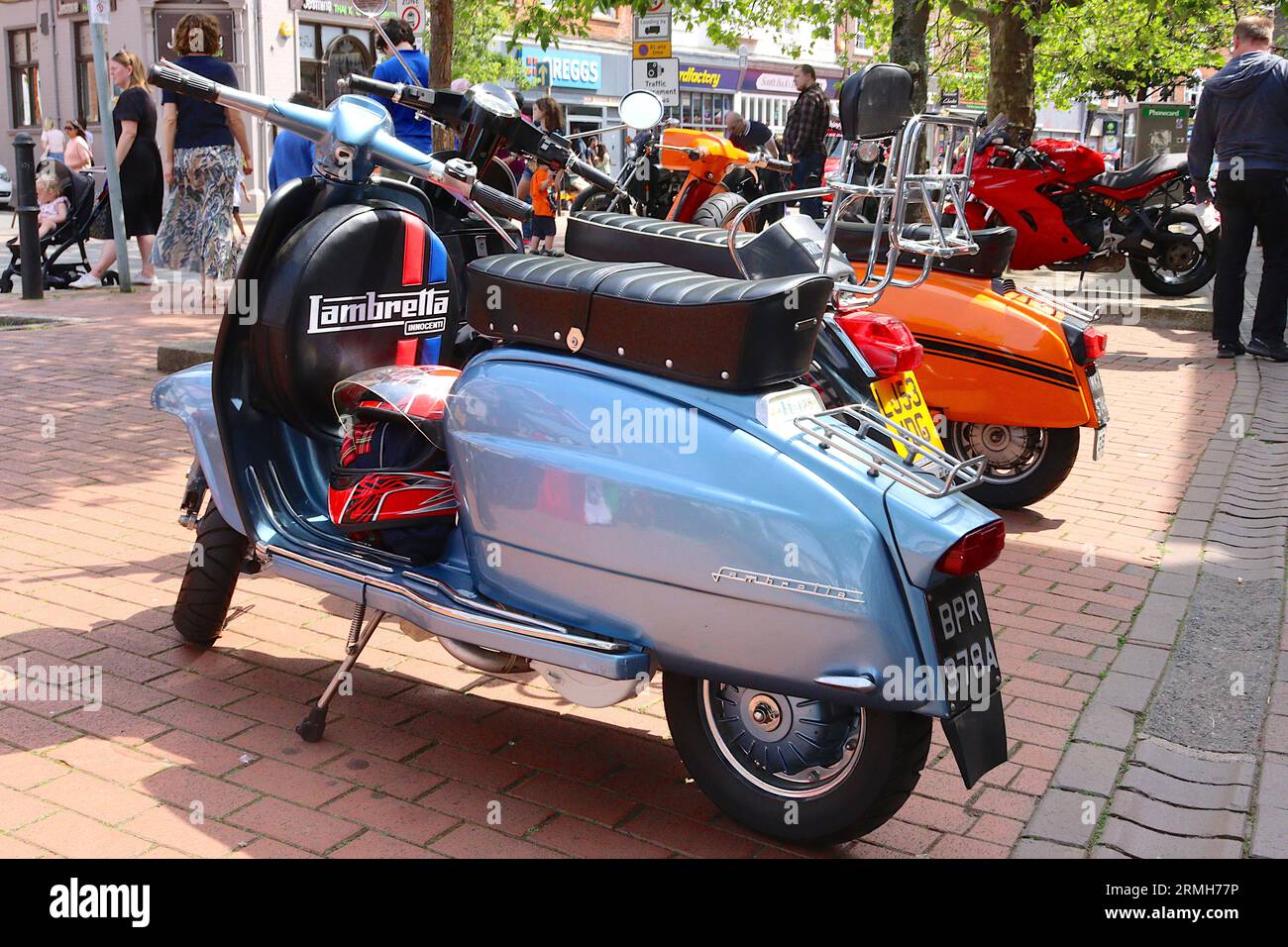 Scooter club hi-res stock photography and images - Alamy