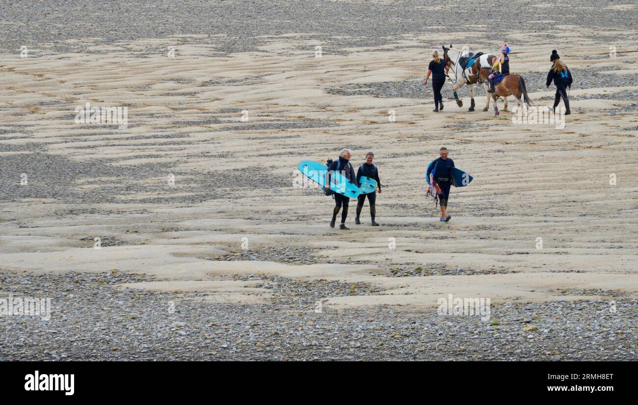 the-large-expanse-of-sand-provides-ample-space-for-many-types-of